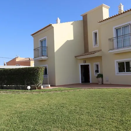 3-bed Townhouse With Pool In Balaia Casa de Férias *