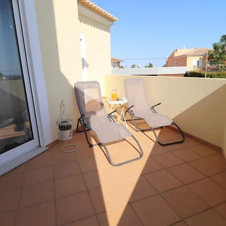Casa de Férias 3-bed Townhouse With Pool In Balaia Albufeira