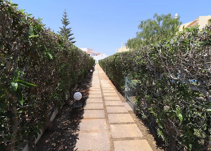 度假居 3-bed Townhouse With Pool In Balaia