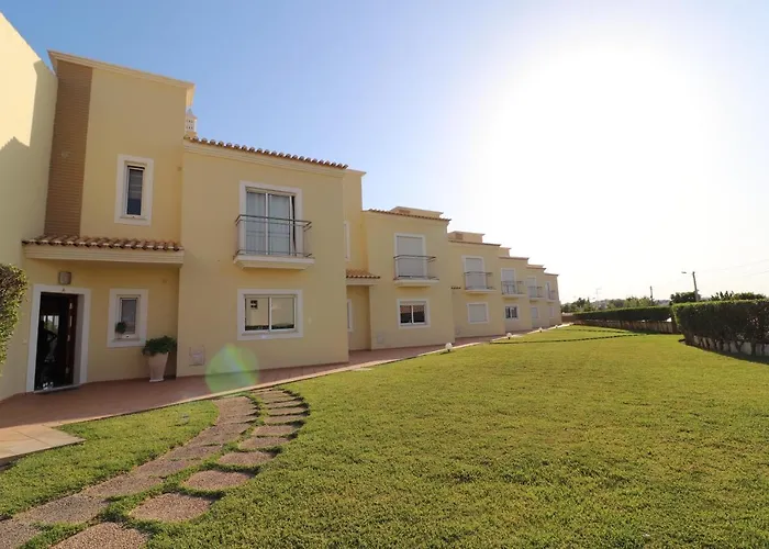 3-bed Townhouse With Pool In Balaia *